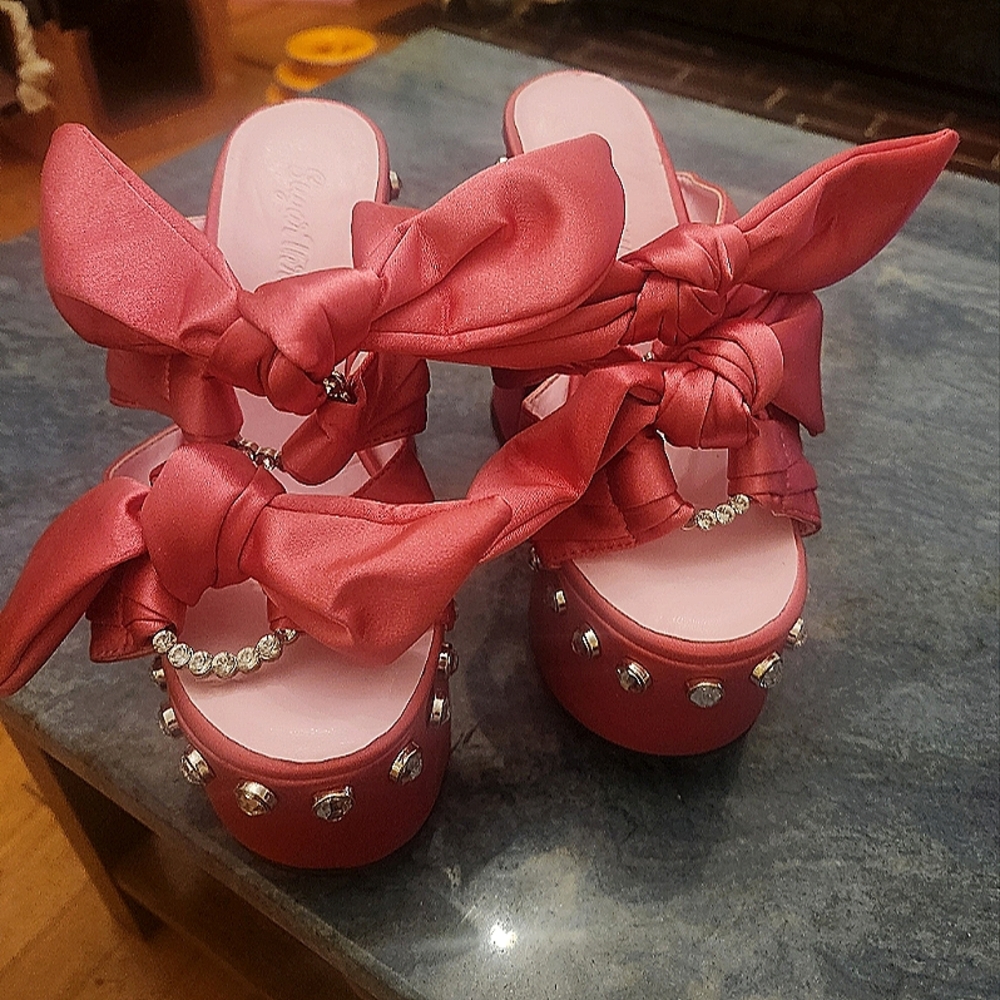 Size 5 Sugar Thrillz Pink Platform Slides